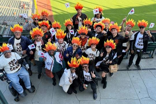 이정후 팬클럽 후리건스. 사진[AP=연합뉴스]