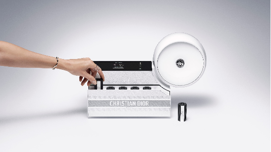 디올과 협업해 출시한 ‘디올 x 컴포즈 디-에어(Dior x COMPOZ D-Air)’(아르티리스 제공)