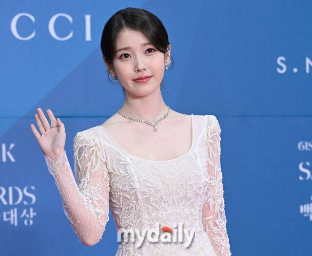 가수 겸 배우 아이유/마이데일리 DB