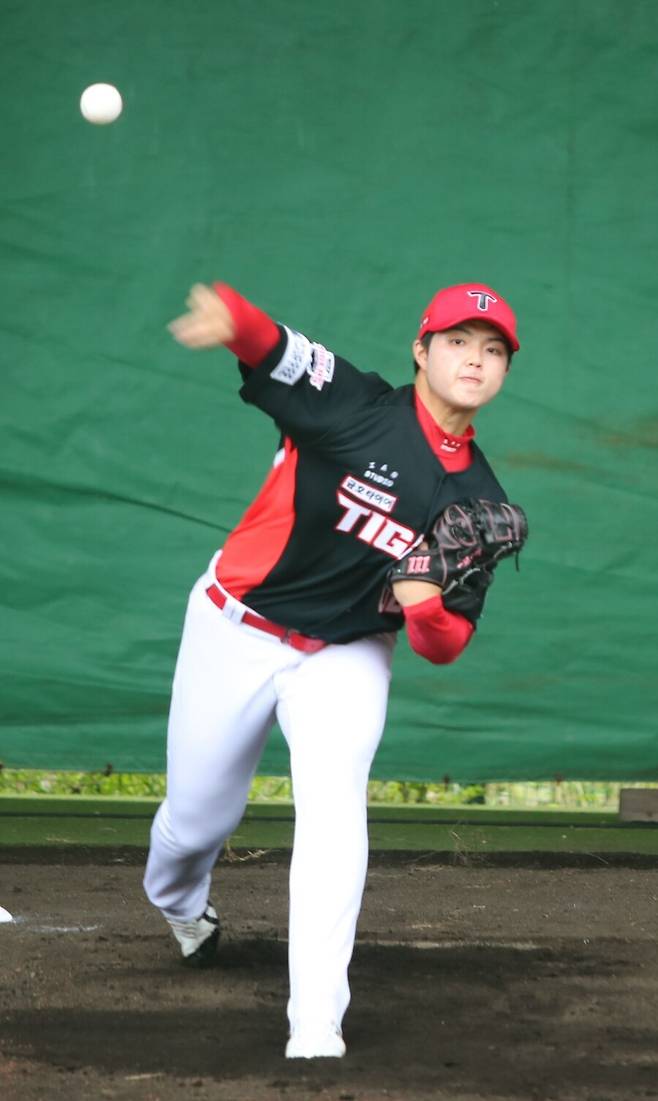 ▲ 김태형은 밸런스를 안정화하면서 구속 및 구종 가치를 끌어올리는 작업을 이어 가고 있다 ⓒKIA타이거즈