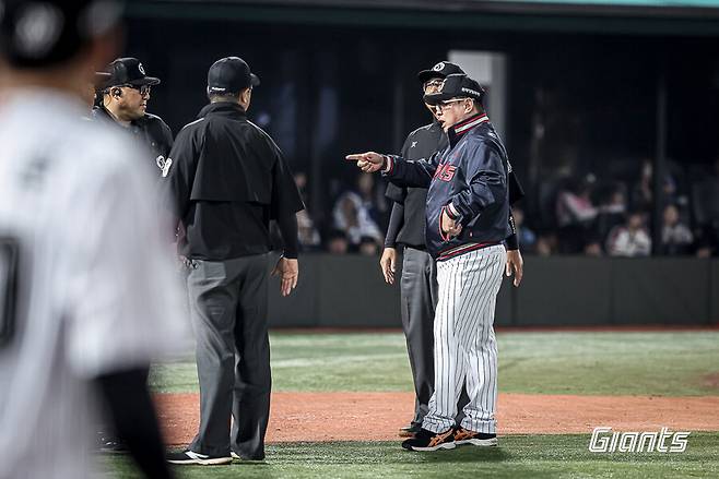 ▲ 김태형 롯데 감독 항의 ⓒ롯데 자이언츠