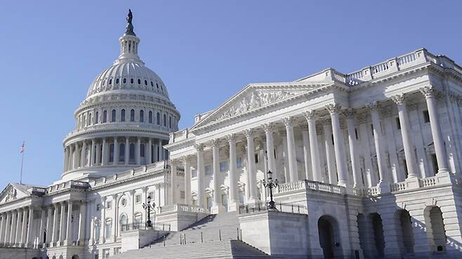 무디스는&nbsp;정부 부채를 미국 신용등급 강등의 이유로 꼽았다.[사진｜뉴시스]