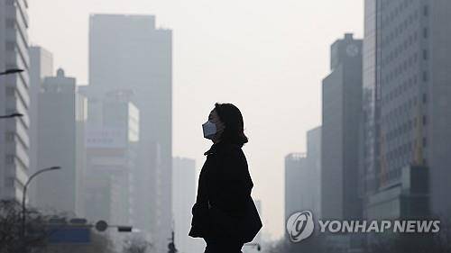 회색도시  황사 영향으로 하늘이 뿌연 서울. 기사 내용과 직접 관련 없음. [연합뉴스 자료사진. 재판매 및 DB 금지]