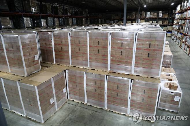 식량창고 미국의 한 창고에 쌓여 있는 국제원조 식량 [로이터=연합뉴스 자료사진. 재판매 및 DB 금지]