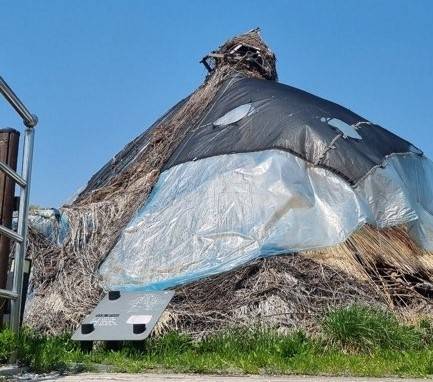 파주시 대능리 신석기 유적공원의 움집이 썩어 무너지면서 흉물로 장기간 방치돼 눈살을 찌푸리게 하고 있다. /파주시민네트워크 제공