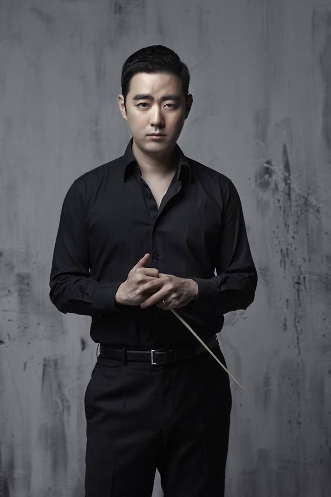 최수열 지휘자. 사진=화성시문화관광재단