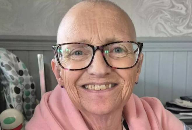 왼쪽 팔이 저리고 가슴 통증이 있었던 한 50대 여성이, 제대로된 진단을 놓쳤다가 1년 시한부 선고를 받은 사연이 알려졌다.[사진=SNS]