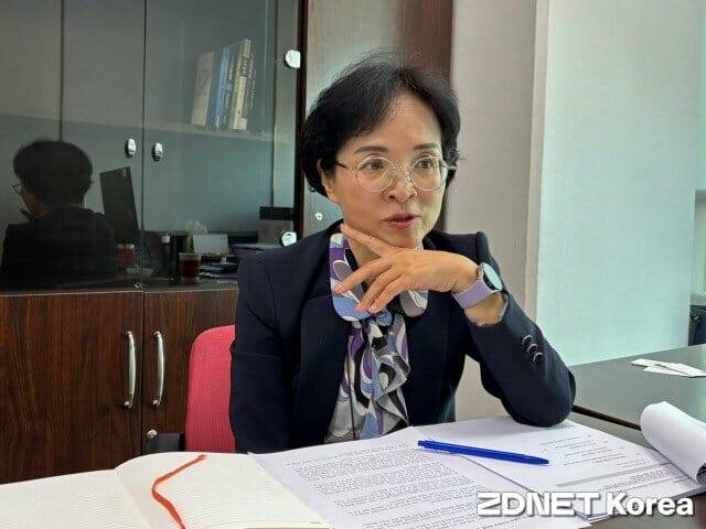 조현숙 코드게이트보안포럼 이사장이 경기 성남시 코드게이트보안포럼 사무실에서 지디넷코리아와 인터뷰하고 있다.(사진=유혜진 기자)