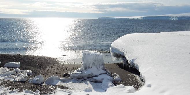 남극 대륙의 해안 전경. 미국 국립해양대기청(NOAA) 제공