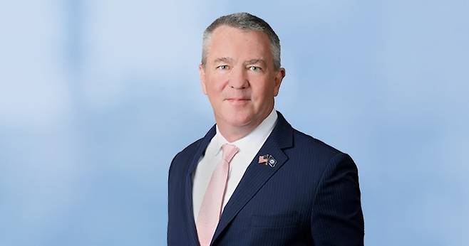 마이클 디솜버 국무부 동아태 차관보 후보자. 설리번 크롬웰 법률회사 홈페이지