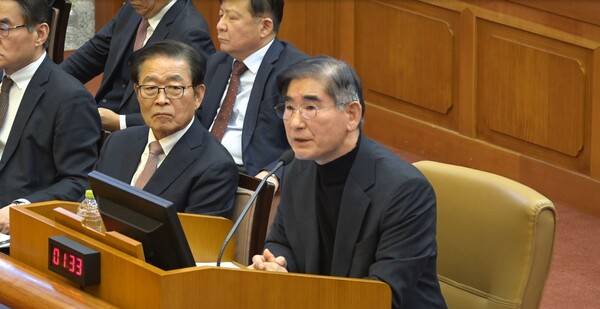 ▲김용현 전 국방부 장관이 지난 1월 윤석열 대통령 탄핵심판 변론기일에 증인으로 출석해 증언하고 있다. 사진=헌재 변론영상