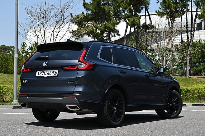 혼다 CR-V 하이브리드 4WD. 사진: 김학수 기자