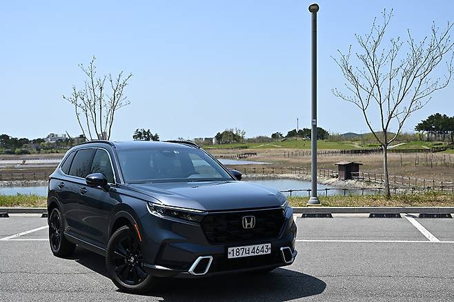 혼다 CR-V 하이브리드 4WD. 사진: 김학수 기자