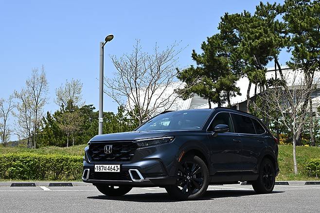 혼다 CR-V 하이브리드 4WD. 사진: 김학수 기자