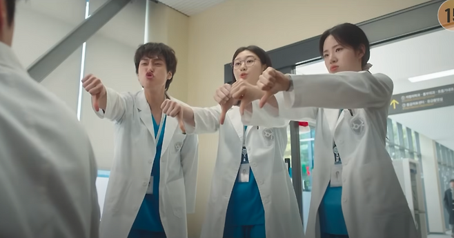 tvN 드라마 ‘언젠가는 슬기로울 전공의생활’ 12화 선공개 캡처
