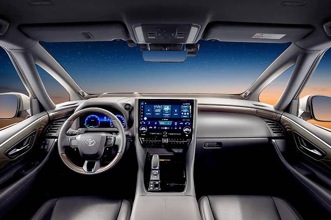 토요타 알파드 실내