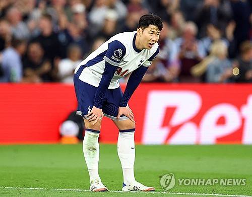 토트넘이 오는 22일 오전 4시(한국시간) 스페인 빌바오에 있는 산마메스에서 맨체스터 유나이티드와 2024-2025시즌 유럽축구연맹(UEFA) 유로파리그 결승전을 치른다.&nbsp;  토트넘은 4강에서 노르웨이 복병 보되/글림트를 제압하고 결승에 진출했다. 맨유는 산마메스를 홈구장으로 쓰는 빌바오(스페인)를 꺾고 결승에 진출해 우승을 다툰다.&nbsp;연합뉴스