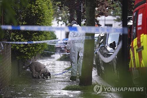 봉쇄된 영국 총리 소유 주택 인근 거리 [AP/PA 연합뉴스]