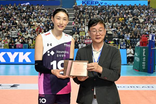 이민근 안산시장과 김연경 선수.[사진=안산시]