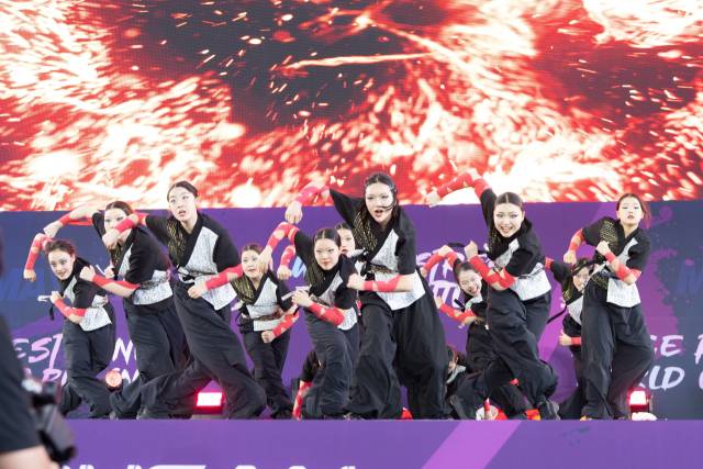 2025 부산스텝업댄스페스티벌 ‘주니어 퍼포먼스 챔피언십’에서 1등을 차지한 웰보스 크루 경연 모습. 청년문화진흥협회 제공