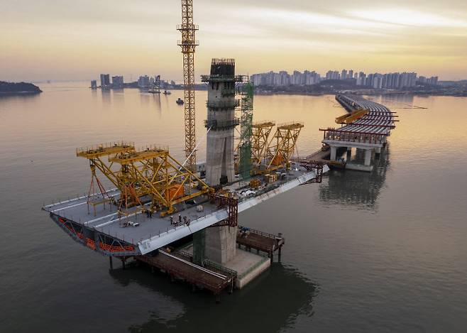 인천 영종도와 서구 청라동을 연결하는 제3연륙교 공사 현장 모습. (사진 = 인천시 제공)