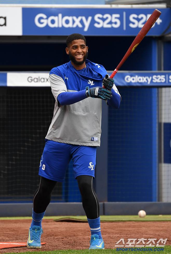 23일 대구 삼성라이온즈파크에서 열린 삼성 라이온즈와 KIA 타이거즈의 경기. 삼성 디아즈가 훈련을 하고 있다. 대구=박재만 기자 pjm@sportschosun.com/2025.04.23/