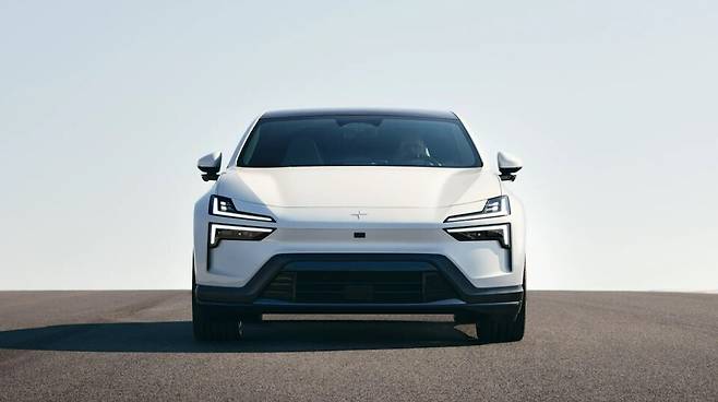 사진 : 폴스타 4