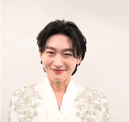 화장품 광고 모델이 된 미스터트롯3 진 김용빈/최보윤 기자