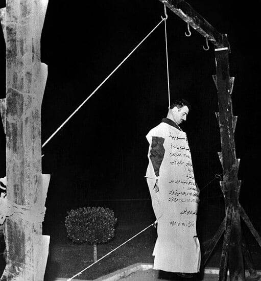 1965년 5월18일 시리아 다마스쿠스의 알 마르제 광장에서 공개 처형된 엘리 코헨.