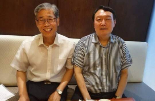신평 변호사(왼쪽)과 윤석열 전 대통령. 페이스북 갈무리