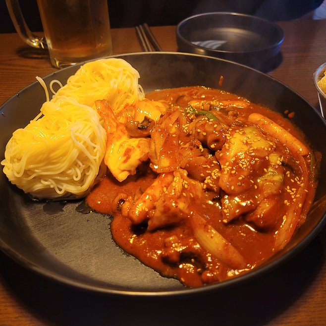 image.png 낙지 볶음 + 소면 사리