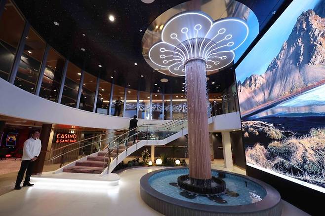 팬스타 미라클호 메인 로비 모습 팬스타그룹 제공