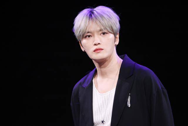 김재중이 19일 오후 서울 마포구 상암동 MBC 골든마우스홀에서 새 EP앨범 '뷰티 인 카오스' 발매 기념 기자간담회를 진행했다. 연합뉴스