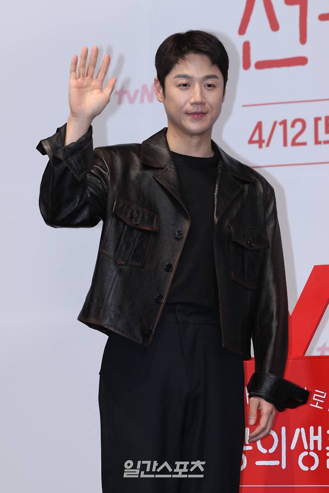 배우 정준원이 10일 오전 서울 구로구 라마다호텔에서 열린 tvN 토일드라마 '언젠가는 슬기로울 전공의생활' 제작발표회에 참석해 포즈를 취하고 있다. '언젠가는 슬기로울 전공의생활'은 '언젠가는 슬기로울' 의사생활을 꿈꾸는 레지던트들이 입덕부정기를 거쳐 성장해 나가는 과정을 담은 '슬기로운 의사생활' 스핀오프 드라마. 12일 밤 9시 10분 첫 방송. 서병수 기자 qudtn@edaily.co.kr /2025.04.10/