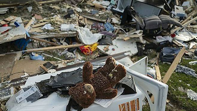 토네이도 피해 입은 켄터키주 로렐 카운티