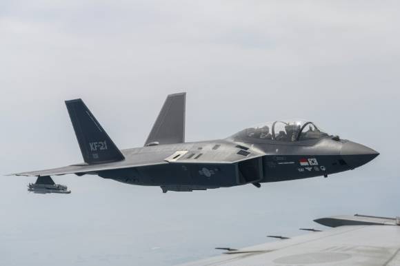KF-21 비행 모습. [사진=한국항공우주]