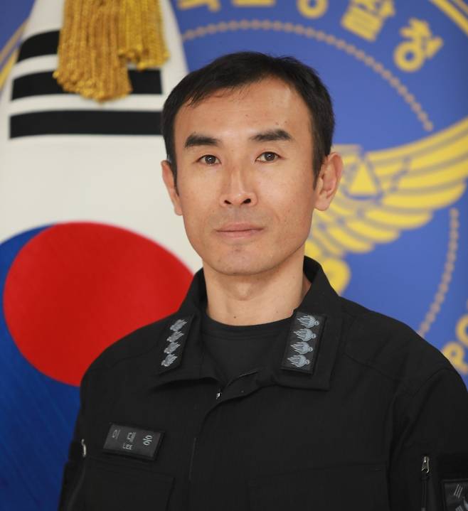 바다에 추락한 시민을 구한 이대웅 경사. (서귀포서 제공)