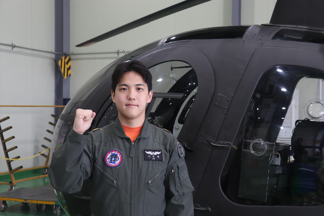 ▲ 지난 2일 원주에서 의식을 잃고 쓰러진 시민을 신속한 응급조치로 구한 이우제 준위. 2군단 제공