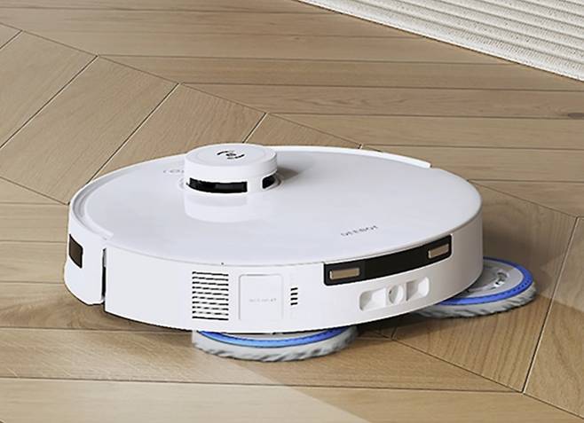 에코백스 로봇청소기 '디봇 T30s 프로'. 사진=에코백스 네이버 브랜드스토어 갈무리