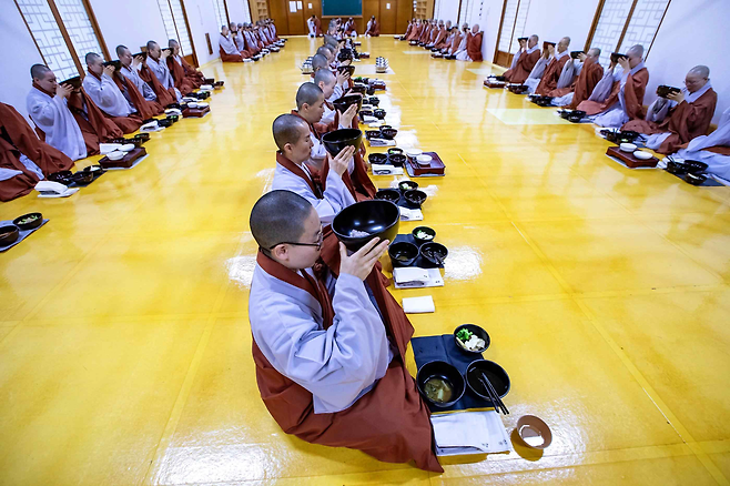 발우공양.   한국불교문화사업단·국가유산청 제공