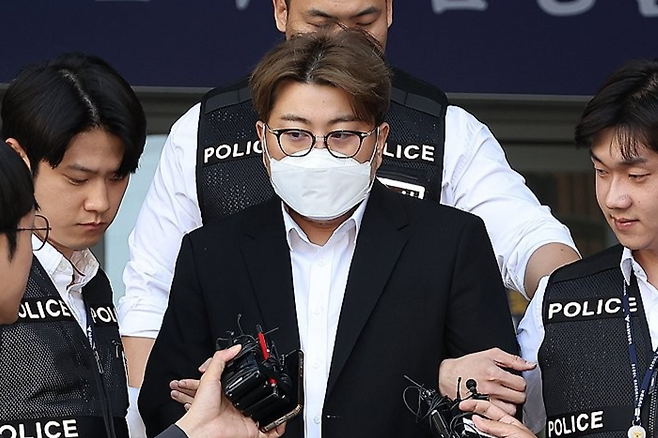 음주운전 뺑소니 사고로 재판에 넘겨진 트로트 가수 김호중(34) 씨에게 실형이 확정됐다. [사진출처 = 연합뉴스]