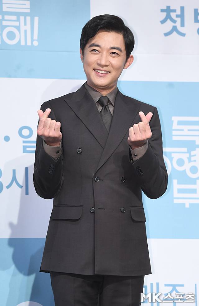 최근 엔터사를 사칭해 식당을 예약한 뒤 노쇼 행각을 벌이는 사기가 기승인 가운데 배우 안재욱 측이 노쇼 사기 피해에 주의를 당부했다. 사진=천정환 기자