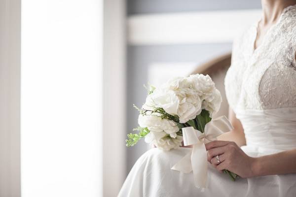 결혼식장에 흰색 드레스를 입고 나타난 남편 친구의 여자친구 때문에 골머리를 앓는다는 사연이 전해졌다. 사진은 기사 내용과 직접적인 관련이 없음. /사진=이미지투데이