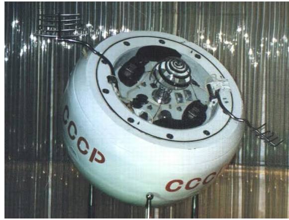 옛 소련의 금성 착륙선 베네라 7호. 지구로 추락한 코스모스482호와 유사한 구조로 알려졌다.