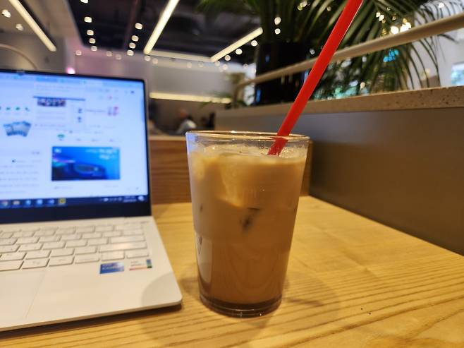 한 커피전문점에서 주문한 아이스라떼. [독자 제공]
