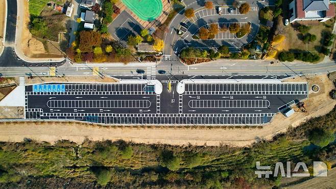 [안성=뉴시스] 임시개방된 안성시 금광호수 수석정 주차장 모습 (사진 = 안성시 제공) 2024.11.15.photo@newsis.com