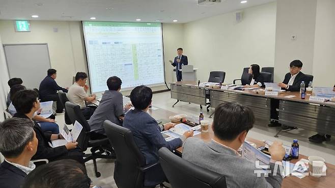 [창원=뉴시스]19일 경남 창원시 성산구 대원동에 있는 경남사회적경제혁신타운에서 '2026~2030년 경상남도 섬 발전 종합계획수립 용역 착수보고회'가 열리고 있다.(사진=경남도 제공) 2025.05.19. photo@newsis.com