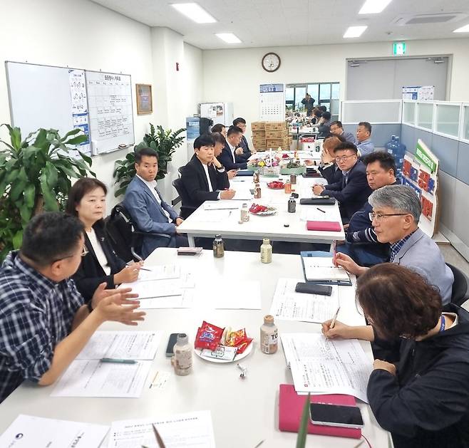 충청남도 노사민정협의회 제2차 노사관계 분과위원회가 충남 아산시&nbsp;충남노사민정협의회 사무국에서 19일 열렸다.