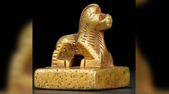 중국 지린성 지안시 박물관에 기증된 ‘진고구려귀의후(晉高句驪歸義侯)’ 황금 인장. 중국중앙(CC)TV 캡처