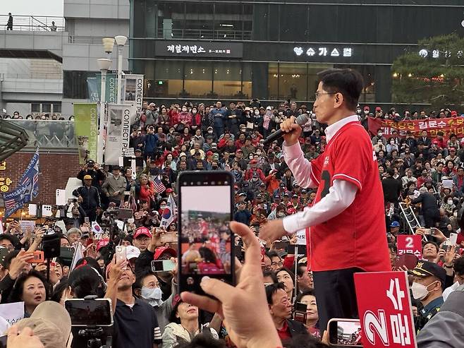 김문수 국민의힘 대선 후보가 5월19일 서울 서울역 광장에서 유세 연설을 하고 있다. ⓒ시사저널 백진우
